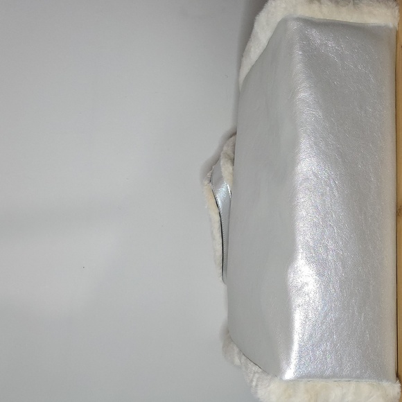 Silver Tote With Cream Faux Fur Trim - Picture 6 of 9